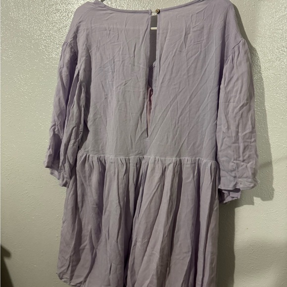 Lavender V-Neck Flowy Dress - Picture 4 of 4